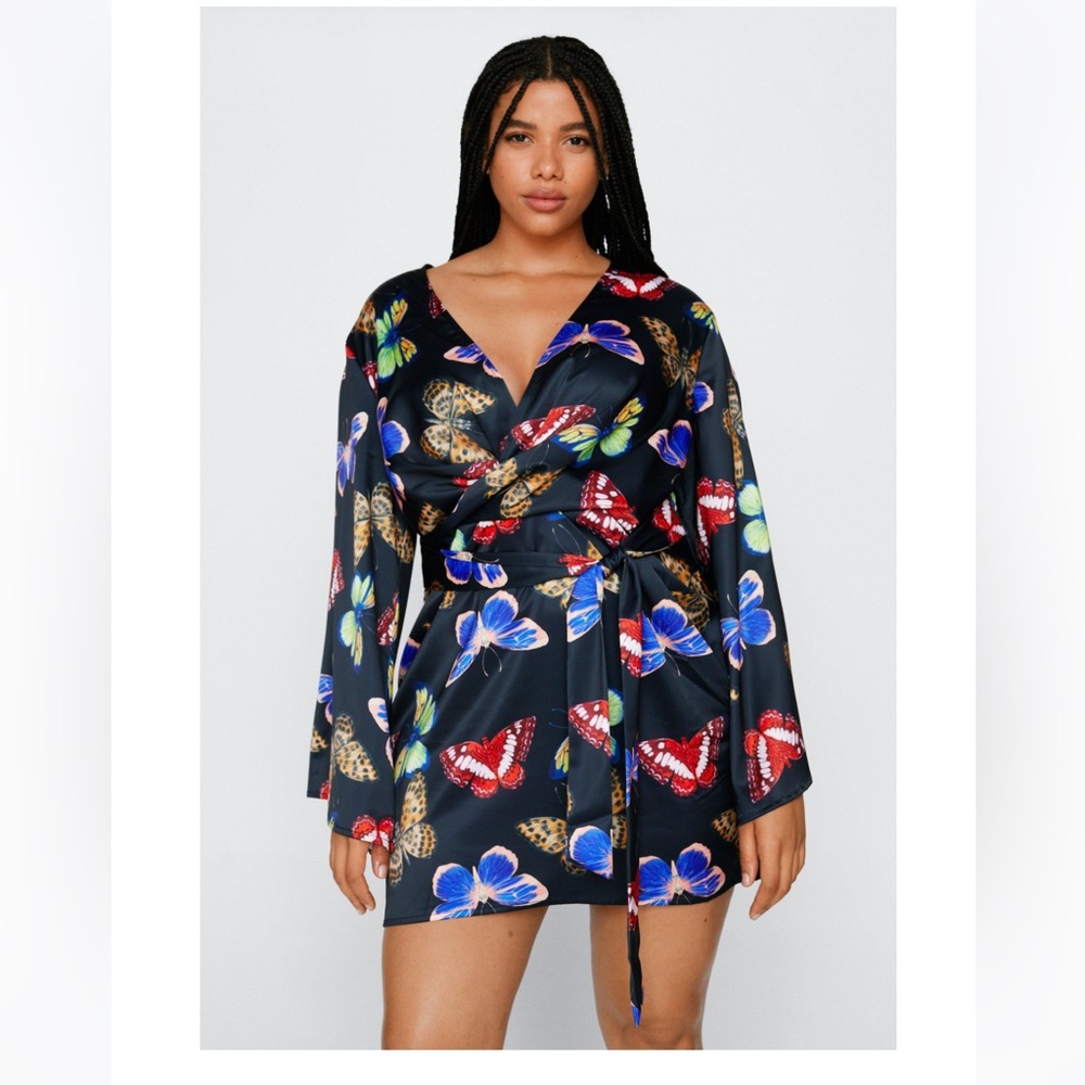 Plus Size Butterfly Print Angel Sleeve Dress